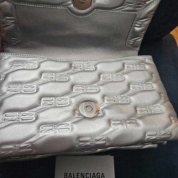 Handbag - Picture 7 of 8